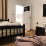 Cozy Room Near The Airport